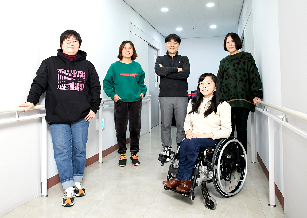 (왼쪽부터) 이진희, 최선영, 오세형, 문영민, 박지선 