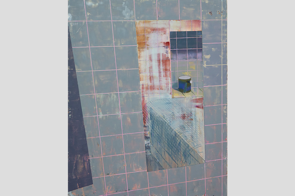 타일 무늬의 격자 위에 벽면과 공간의 일부가 겹쳐 보이듯 구성된 회화로, 흐릿하게 번진 색면과 반사된 듯한 이미지가 중첩되어 있다.